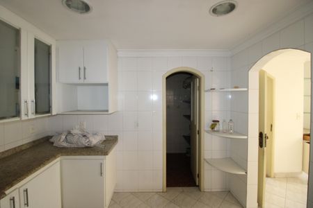 Casa à venda com 301m², 4 quartos e 6 vagasCozinha