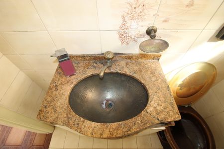 Casa à venda com 301m², 4 quartos e 6 vagasBanheiro 2