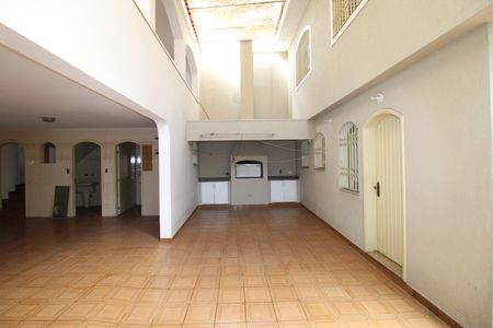 Casa à venda com 301m², 4 quartos e 6 vagasÁrea de Serviço