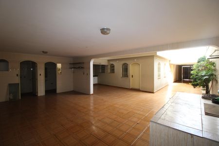 Casa à venda com 301m², 4 quartos e 6 vagasÁrea de Serviço
