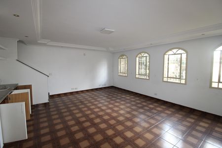 Sala de casa à venda com 4 quartos, 301m² em Cidade Líder, São Paulo