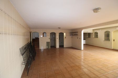 Casa à venda com 301m², 4 quartos e 6 vagasÁrea de Serviço