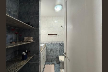 Apartamento para alugar com 70m², 2 quartos e sem vaga Apartamento para alugar com 70m², 2 quartos e sem vagaBanheiro social