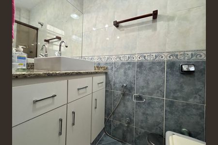 Apartamento para alugar com 70m², 2 quartos e sem vaga Apartamento para alugar com 70m², 2 quartos e sem vagaBanheiro social