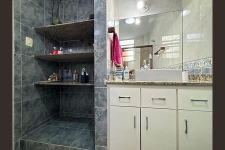 Apartamento para alugar com 70m², 2 quartos e sem vaga Apartamento para alugar com 70m², 2 quartos e sem vagaBanheiro social