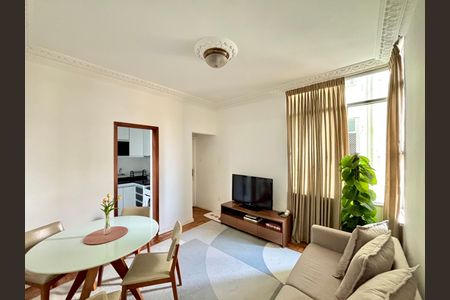 Sala de apartamento para alugar com 2 quartos, 70m² em Botafogo, Rio de Janeiro