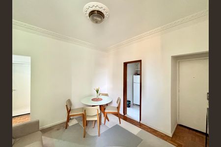 Sala de apartamento para alugar com 2 quartos, 70m² em Botafogo, Rio de Janeiro