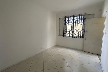 Sala de casa para alugar com 2 quartos, 150m² em Vila Flavia, Duque de Caxias