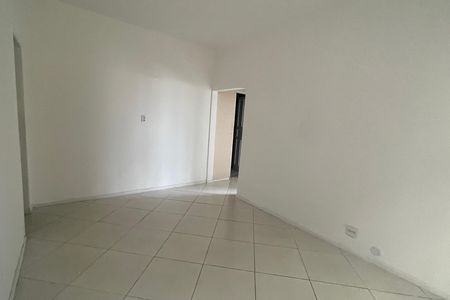 Sala de casa para alugar com 2 quartos, 150m² em Vila Flavia, Duque de Caxias