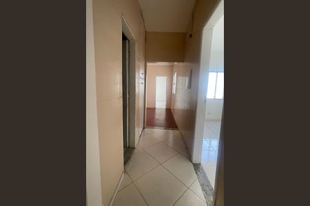Corredor de casa para alugar com 2 quartos, 150m² em Vila Flavia, Duque de Caxias