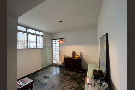 Casa à venda com 250m², 3 quartos e 1 vaga