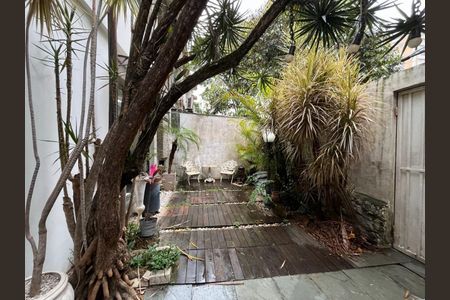 Casa à venda com 250m², 3 quartos e 1 vaga