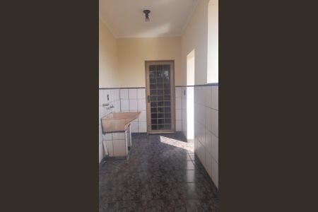 Casa para alugar com 280m², 3 quartos e 3 vagas Casa para alugar com 280m², 3 quartos e 3 vagasÁrea de serviço