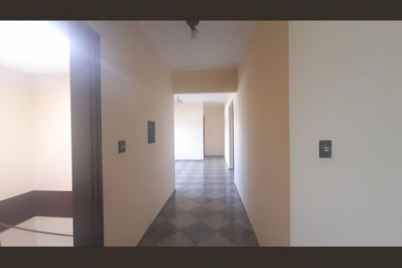 Casa para alugar com 280m², 3 quartos e 3 vagas Casa para alugar com 280m², 3 quartos e 3 vagasCorredor