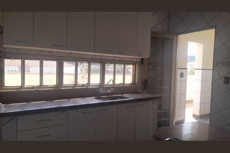 Casa para alugar com 280m², 3 quartos e 3 vagas Casa para alugar com 280m², 3 quartos e 3 vagasCozinha