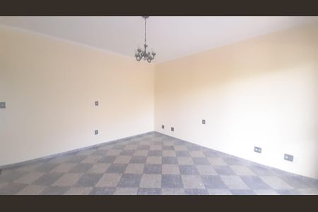 Casa para alugar com 280m², 3 quartos e 3 vagas Casa para alugar com 280m², 3 quartos e 3 vagasSala