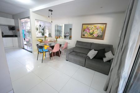 Casa à venda com 3 quartos, 200m² em Vila Bela, Goiânia