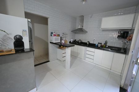 Casa à venda com 200m², 3 quartos e 2 vagas