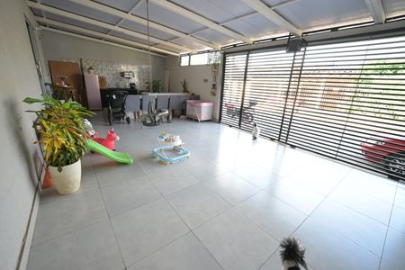 Casa à venda com 200m², 3 quartos e 2 vagas