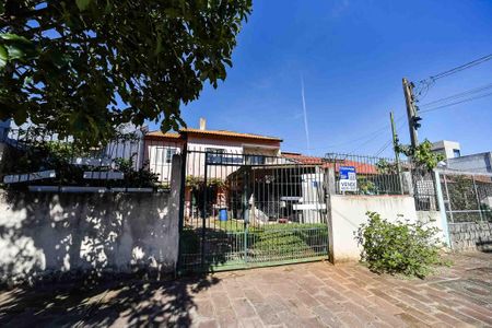 Casa à venda com 390m², 6 quartos e 2 vagasFachada