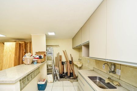 Casa à venda com 390m², 6 quartos e 2 vagasCozinha/Casa Fundos