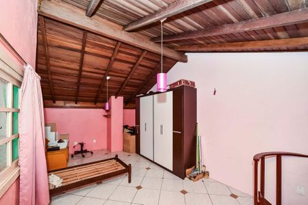 Casa à venda com 390m², 6 quartos e 2 vagasSótão