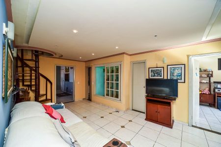 Casa à venda com 390m², 6 quartos e 2 vagasSala