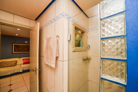 Casa à venda com 390m², 6 quartos e 2 vagasBanheiro