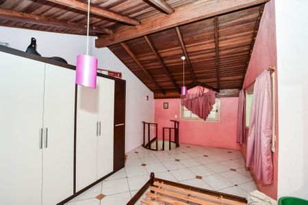 Casa à venda com 390m², 6 quartos e 2 vagasSótão
