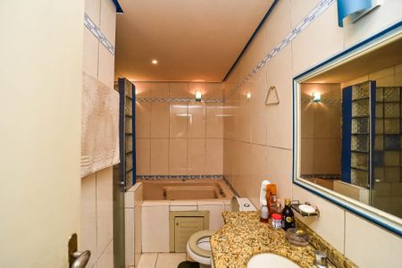 Casa à venda com 390m², 6 quartos e 2 vagasBanheiro