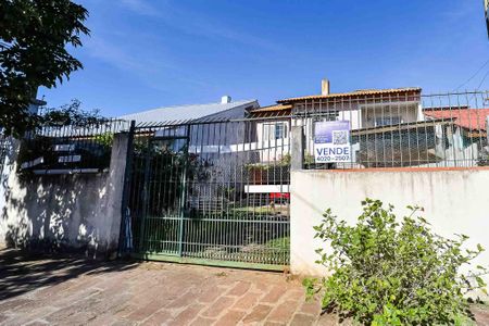 Casa à venda com 390m², 6 quartos e 2 vagasFachada