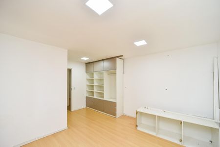 Casa à venda com 390m², 6 quartos e 2 vagasQuarto 2/Casa Fundos