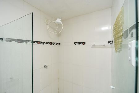 Casa à venda com 390m², 6 quartos e 2 vagasBanheiro/Casa Fundos
