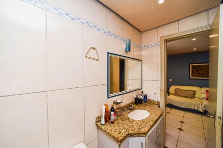 Casa à venda com 390m², 6 quartos e 2 vagasBanheiro