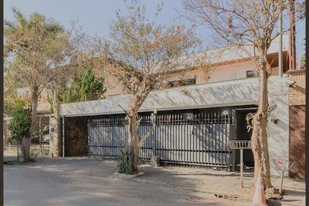 Casa à venda com 537m², 4 quartos e 4 vagas
