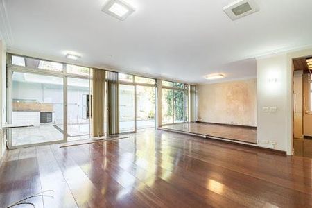 Casa à venda com 4 quartos, 537m² em Jardim Paulistano, São Paulo