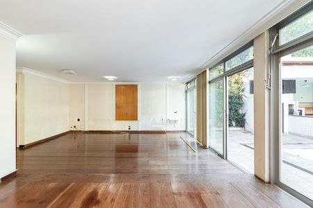 Casa à venda com 4 quartos, 537m² em Jardim Paulistano, São Paulo
