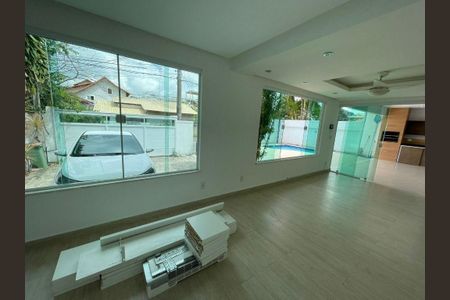 Casa à venda com 3 quartos, 200m² em Piratininga, Niterói