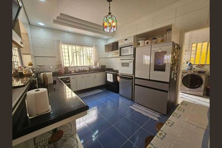 Casa à venda com 3 quartos, 240m² em Vila Gomes, São Paulo
