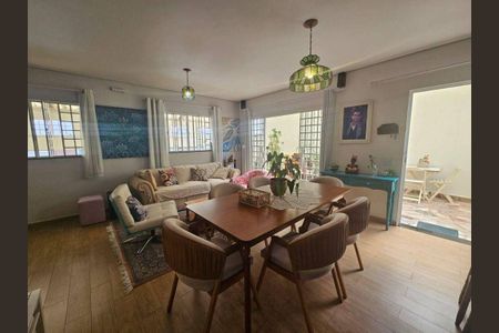 Casa à venda com 3 quartos, 240m² em Vila Gomes, São Paulo