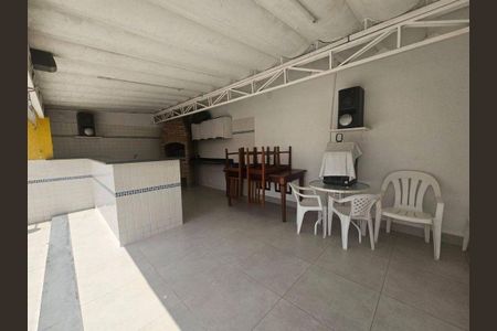 Casa à venda com 3 quartos, 240m² em Vila Gomes, São Paulo