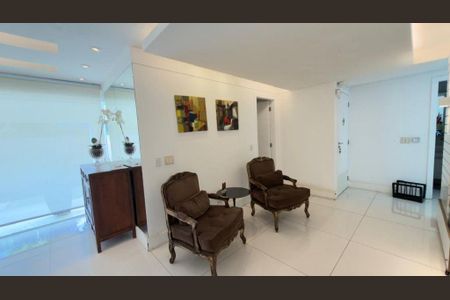 Casa à venda com 5 quartos, 500m² em Camboinhas, Niterói