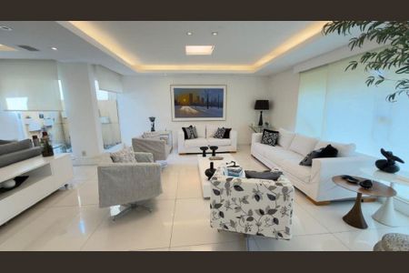 Casa à venda com 5 quartos, 500m² em Camboinhas, Niterói