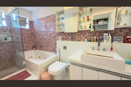 Casa à venda com 500m², 5 quartos e 3 vagas