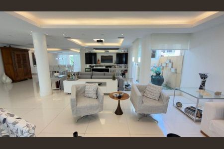 Casa à venda com 5 quartos, 500m² em Camboinhas, Niterói