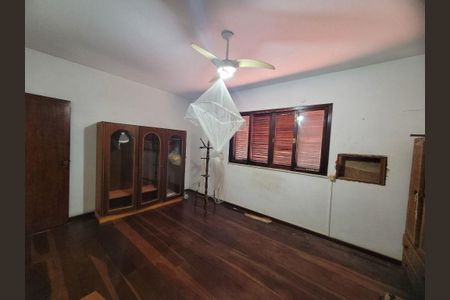 Casa à venda com 388m², 5 quartos e 1 vaga