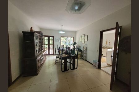 Casa à venda com 388m², 5 quartos e 1 vaga