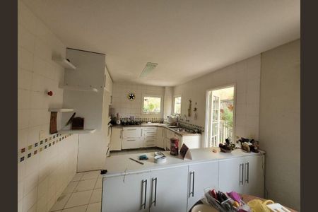 Casa à venda com 388m², 5 quartos e 1 vaga