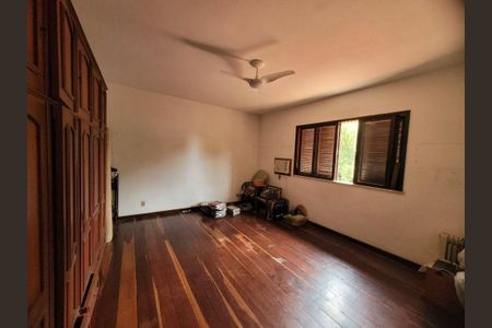 Casa à venda com 388m², 5 quartos e 1 vaga