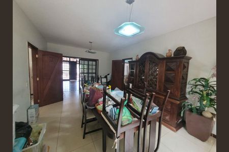 Casa à venda com 388m², 5 quartos e 1 vaga